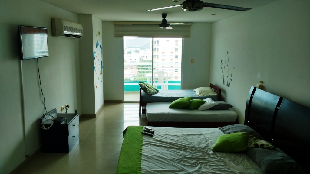 Rodadero - Brisas Marinas Apartment - Bedroom 1