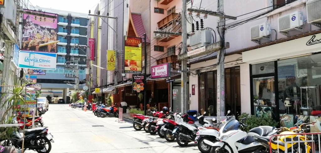 Patong - Lotus Hotel - Street
